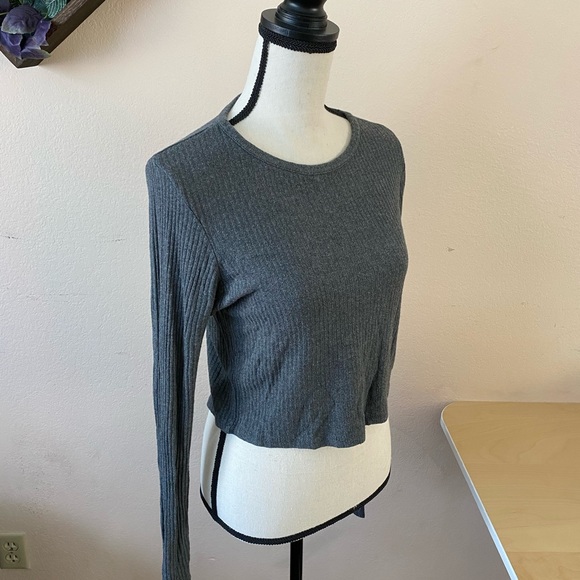 Tops - Brandy Melville Crop Top Sz OS